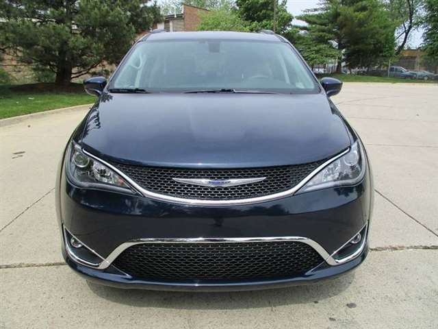 2017 Chrysler Pacifica Touring-L 4dr Mini-Van